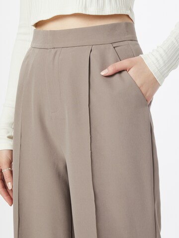 Nasty Gal Wide leg Pleat-front trousers in Grey