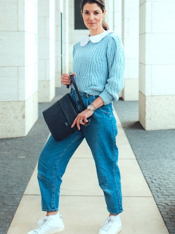 ZWEI Handbag in Blue: front