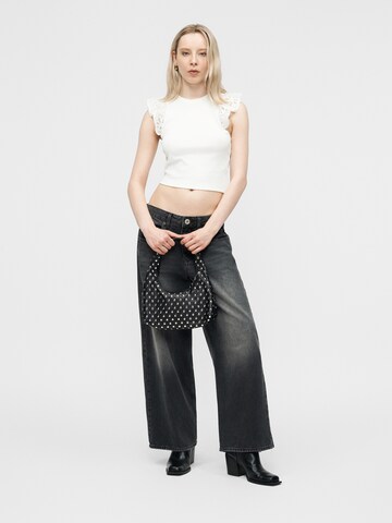 ONLY Top 'ONLCESME' in White