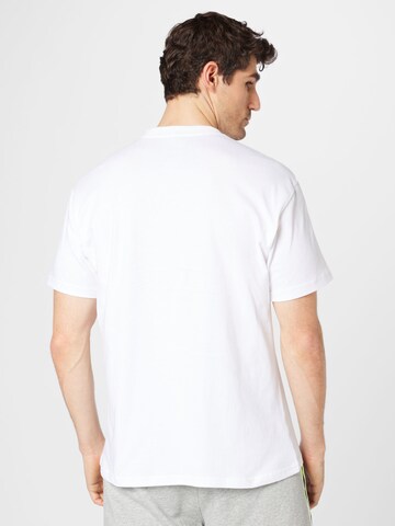 Tricou de la Nike Sportswear pe alb