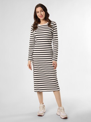 Marie Lund Knitted dress in White: front