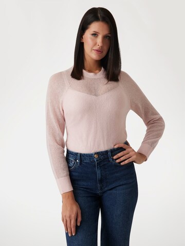 GUESS Sweater in Pink: front
