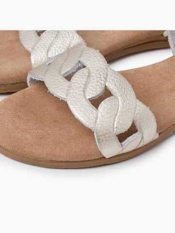 Sandalo di Pisamonas in beige