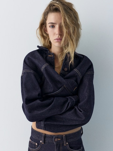 Geacă de primăvară-toamnă de la Pull&Bear pe albastru