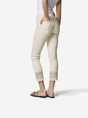 KOROSHI - regular Vaquero en blanco