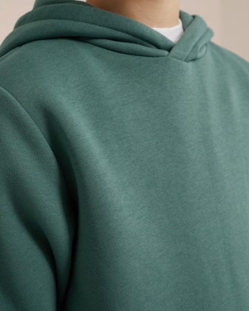 WE Fashion Sweatshirt in Green