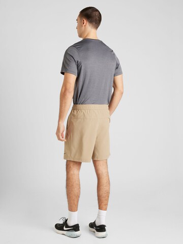 NIKE Regular Sportshorts 'Form' in Grün