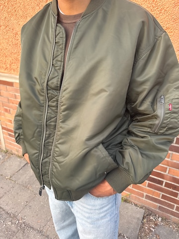 LEVI'S ® Between-season jacket 'Bomber Jacket' in Green