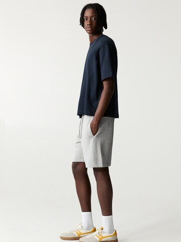 Pull&Bear Regular Trousers in Grey