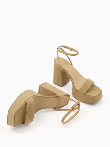 Bershka Sandal i gul