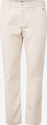 Tommy Jeans Regular Chino trousers 'AUSTIN' in Beige: front