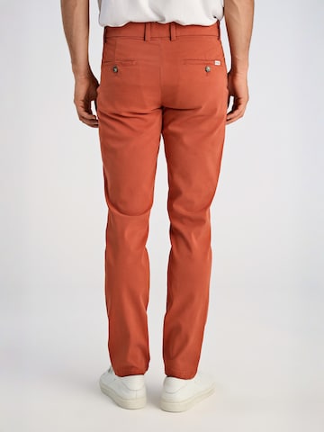 Coupe slim Pantalon chino Lindbergh en rouge