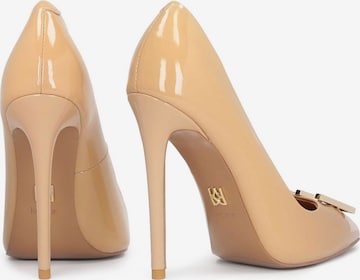 Kazar Pumps in Beige