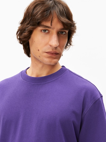 ARMEDANGELS Футболка 'MAARKOS' в Лиловый