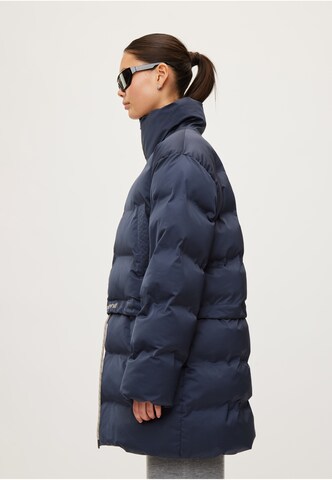 Veste d’hiver rethinkit studios en bleu
