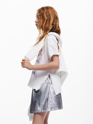 Tricou de la Desigual pe alb