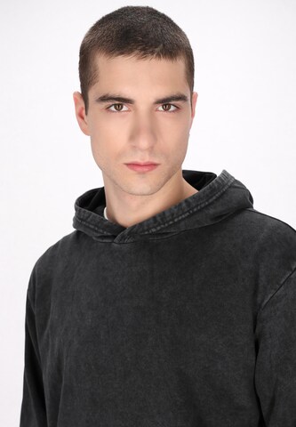 TUFFSKULL Sweatshirt in Black