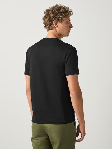 Next T-Shirt 'Motionflex' in Schwarz