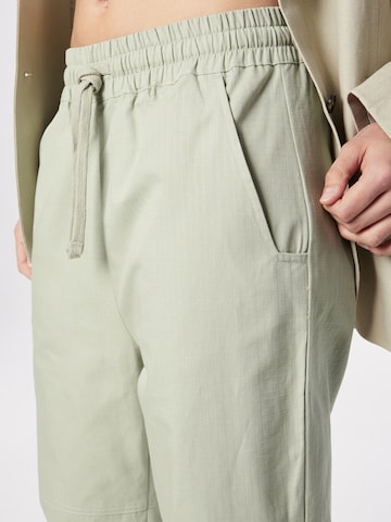 MELAWEAR Tapered Broek 'ARITE' in Groen