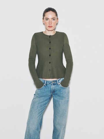 Geacă tricotată de la The Set pe verde: față