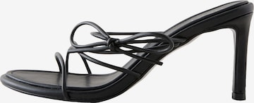 Next Remmisandaalit 'Forever Comfort' värissä musta: etupuoli