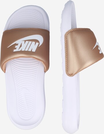 Saboți 'VICTORI ONE SLIDE' de la Nike Sportswear pe bronz