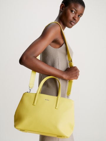 Calvin Klein Shopper in Yellow: front