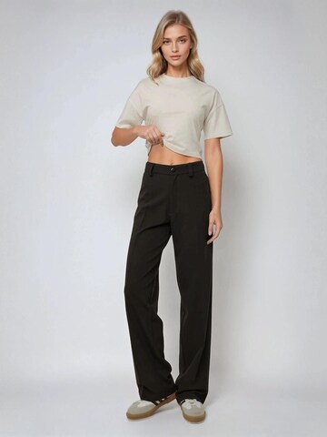 Wide leg Pantaloni con piega frontale di Hiccup in nero