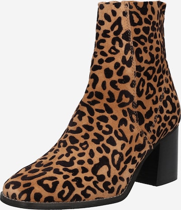 River Island Bootie in Brown: front