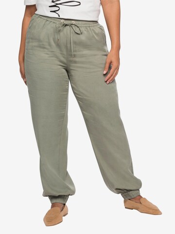 SHEEGO Tapered Pants in Green: front