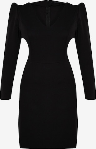 Rochie de la Trendyol Curve pe negru: față