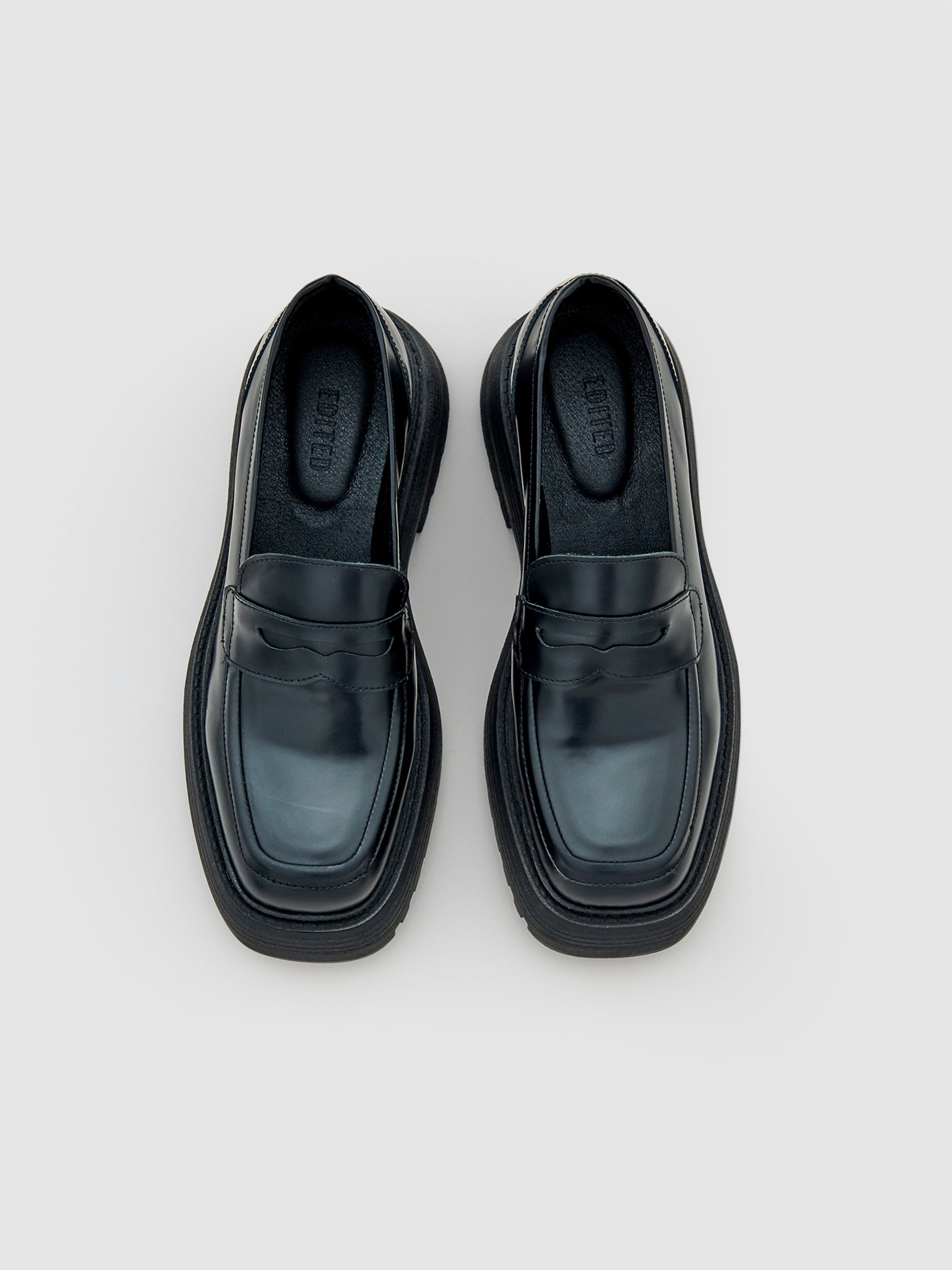 EDITED Produkter Slipper 'Uriah' sort