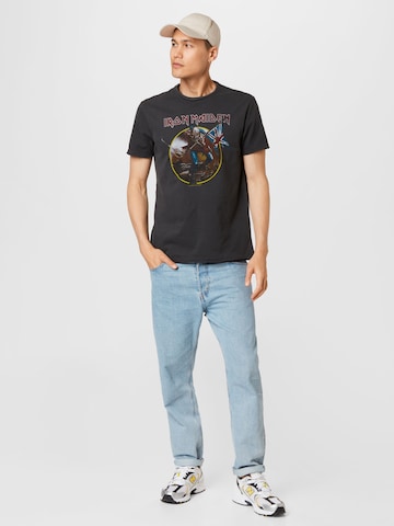 AMPLIFIED T-shirt 'IRON MAIDEN TROOPER' i grå