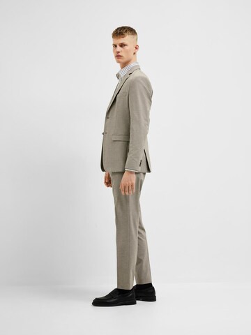 SELECTED HOMME Regular Trousers with creases 'Liam' in Brown