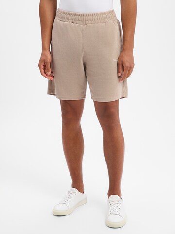 Pegador Regular Shorts 'Lagos' in Beige: Vorderseite