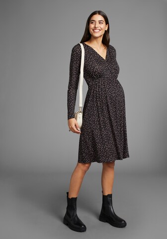 Neun Monate Kleid in Schwarz