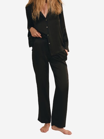 Pantaloncini da pigiama 'Pearly' di ETAM in nero: frontale