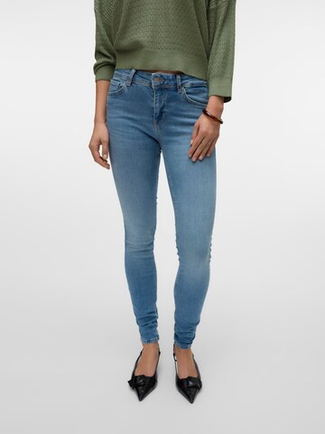 Slimfit Jeans 'VMLux' di VERO MODA in blu: frontale