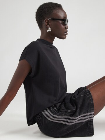 Noisy may Shirt in Zwart