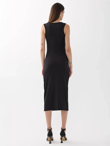Hiccup Kleid in Schwarz
