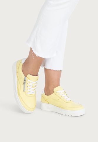 Sneaker bassa di VITAFORM in giallo: frontale