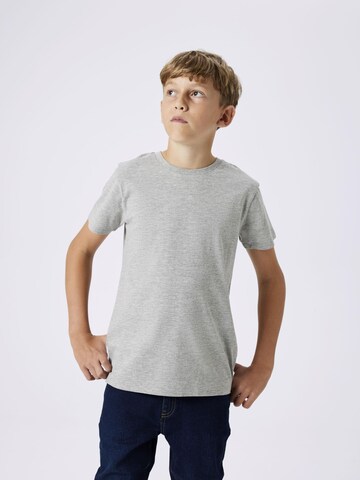 TWO SOON Shirts i grå: forside
