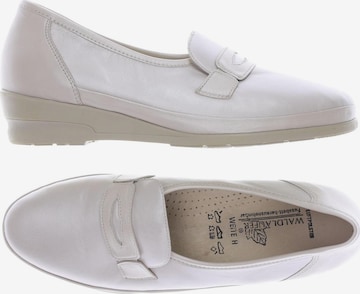 WALDLÄUFER Flats & Loafers in 40,5 in White: front