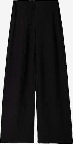 Bershka Trousers in Black: front
