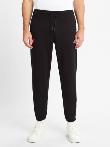 THE NORTH FACE Regular Pants in Black: front