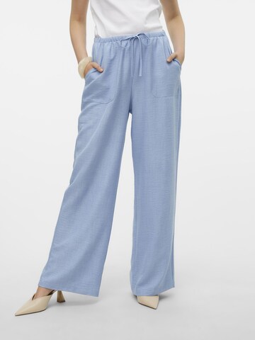 VERO MODA Wide leg Trousers in Blue: front