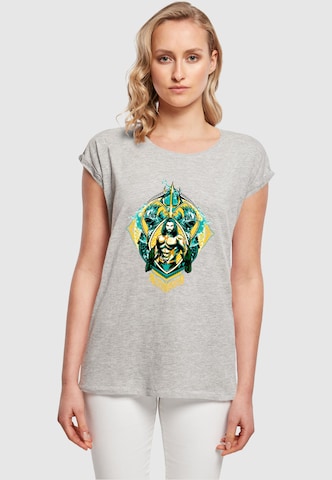 ABSOLUTE CULT T-Shirt  'Aquaman - The Trench Crest' in Grau: predná strana