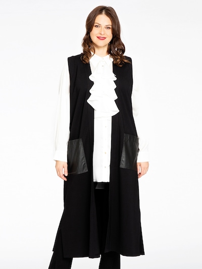 Yoek Vest in Black, View model