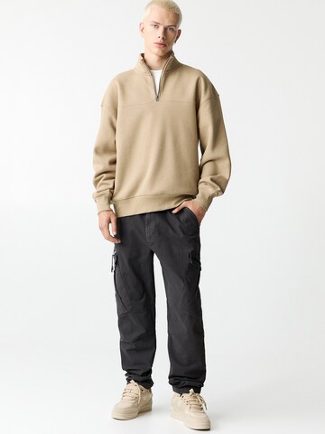 Pull&Bear Tapered Cargo trousers in Grey