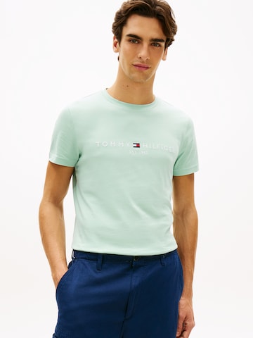 TOMMY HILFIGER Regular Fit T-Shirt in Grün: Vorderseite